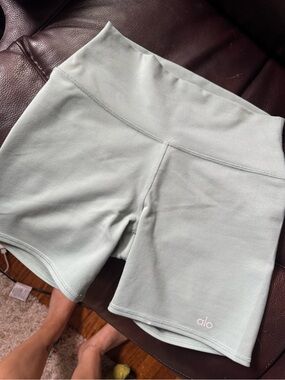 Alo airbrush biker shorts